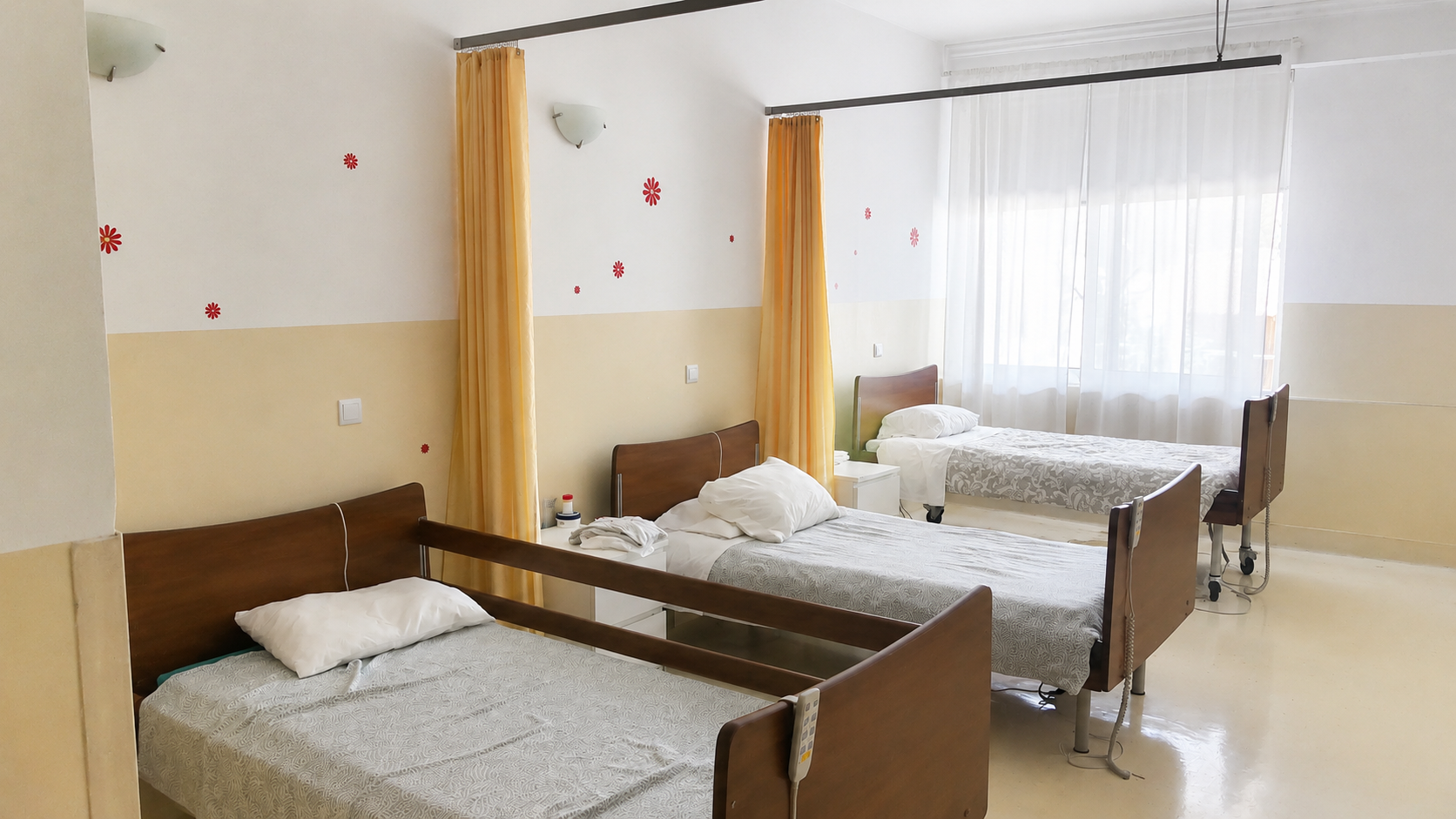 Quarto triplo confortável na Residência Conforto Sénior